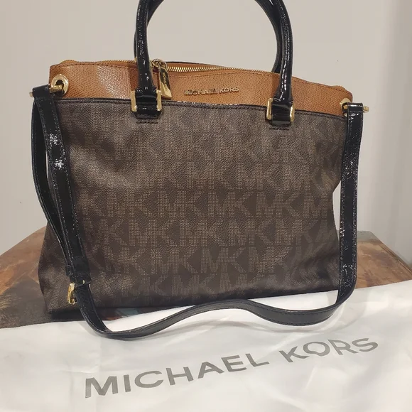 Michael Kors | Bags | Michael Kors Aubrey Signature Large 